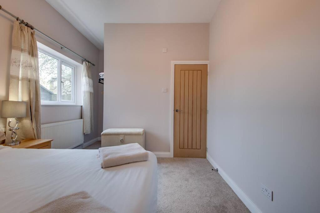 The Long Hall 2 Bed Ground Floor Annexed Apartment - Sleeps 6 Chesterfield Exterior foto